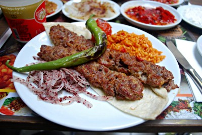 adana-kebap-adana-sofrasi-doganin-yeri-ciger-ve-kebap-salonu-01