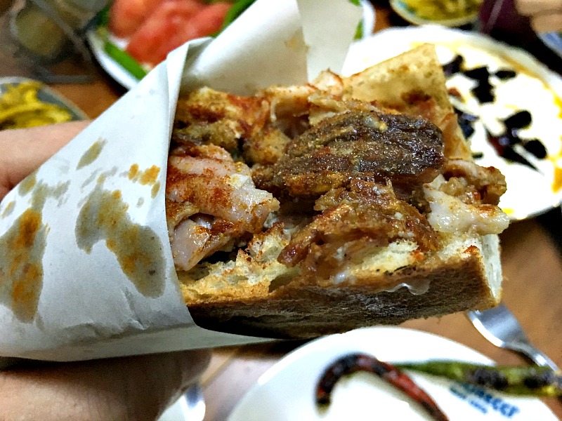 ceyrek-ekmek-kokorec-kokorecci-baki-usta-semikler-izmir