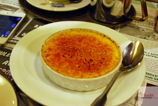 creme-brulee-leon-de-bruxelles-chamsp-elysees-paris-france-05h