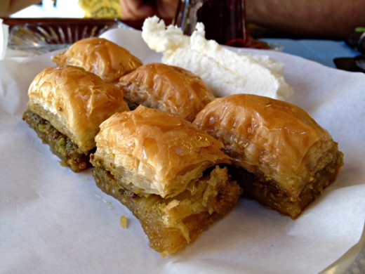 fistikli-baklava-karakoy-gulluoglu