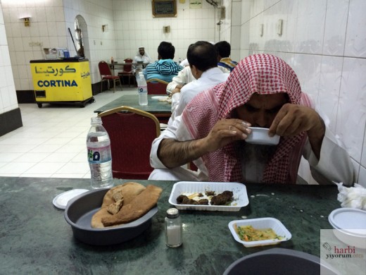 kebap-yiyen-adam-bin-ali-restaurant-suudi-arabistan