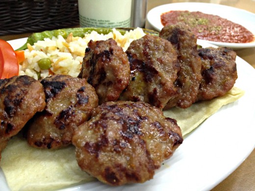meshur-inegol-koftecisi-sami-usta-karakoy-02