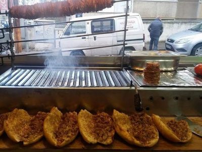 meshur-sosyete-kokoreccisi-baran-usta-izmir