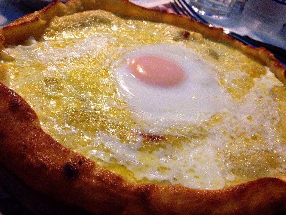 peynirli-yumurtali-pide-yerinde-pide