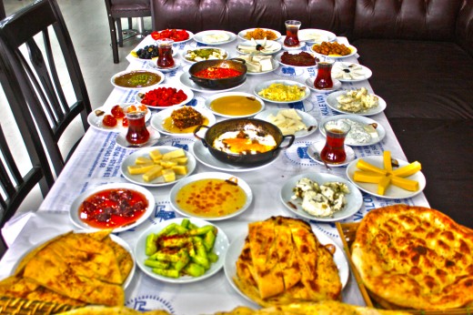 sahurda-acik-van-kahvalti-sofrasi-10