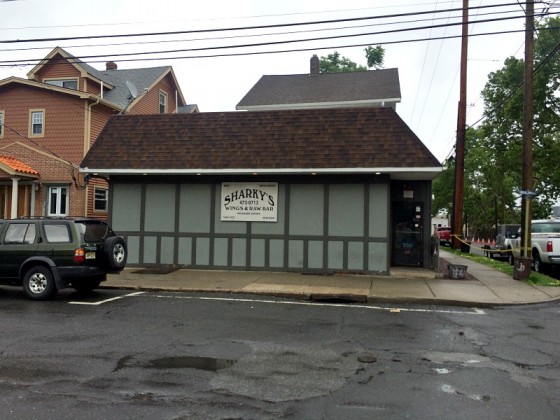 sharkys-wings-raw-bar-clifton-new-jersey