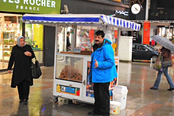 simitci-veli-saskinbakkal-bagdat-caddesi-kadikoy-istanbul-sicak-simit