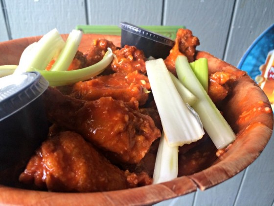 soslu-tavuk-kanatlari-sharkys-wings-and-raw-clifton-01