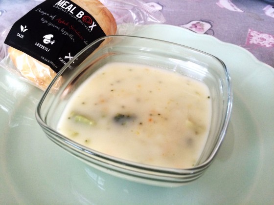 sutlu-brokoli-corbasi-mealbox