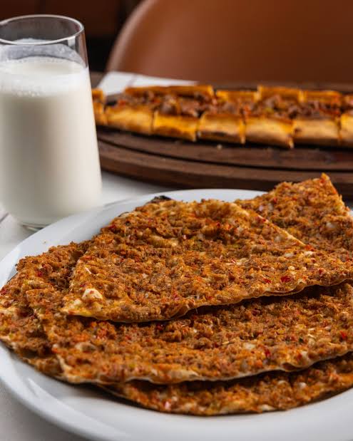 Develi Kalamış’ta lahmacun ve ayran