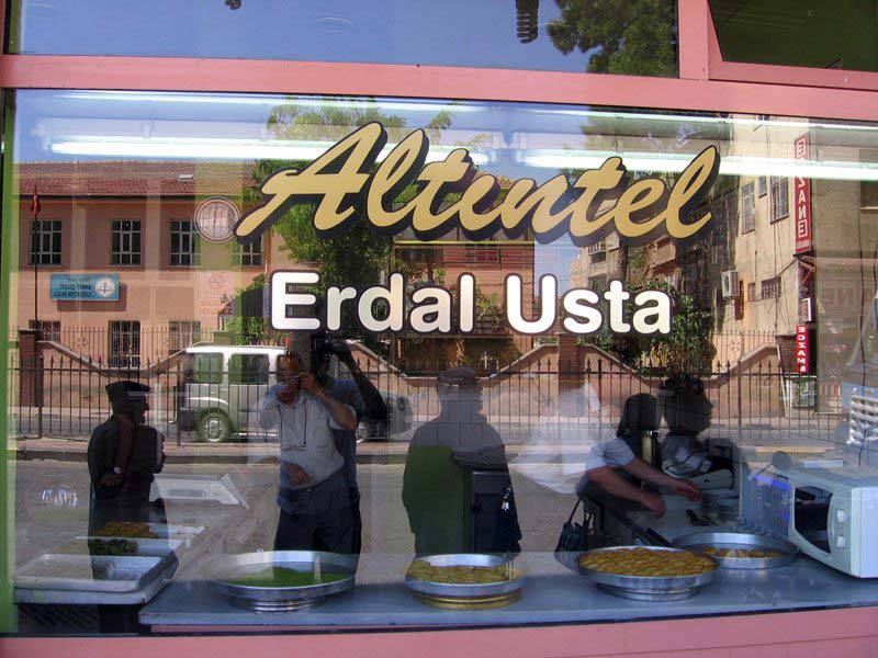 Gaziantep'te Ne Yenir Ne İçilir? Katmer - Katmerci Zekeriya Usta, Burma Kadayıf - Altıntel Erdal Usta