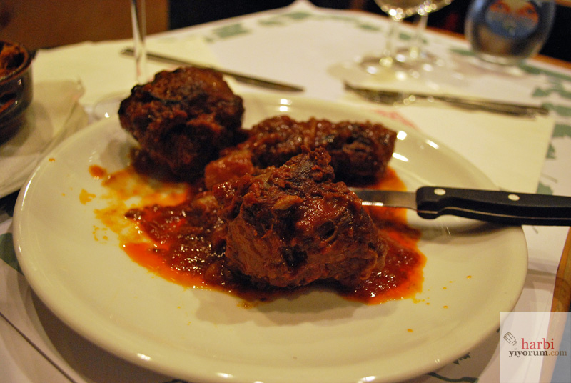 coda-dana-kuyrugu-cul-de-sac-roma