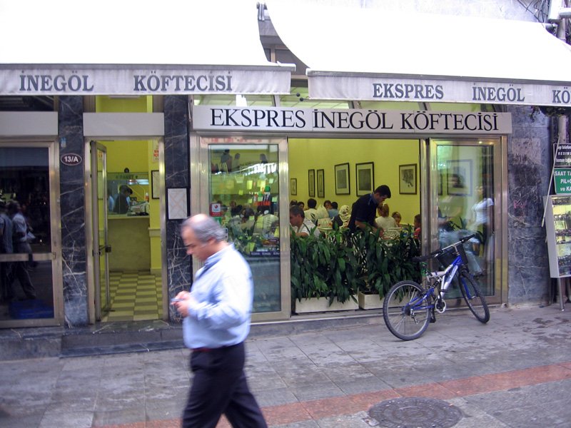 Kadıköy'de İnegöl Köfte Nerede Yenir? - Ekspres İnegöl Köftecisi