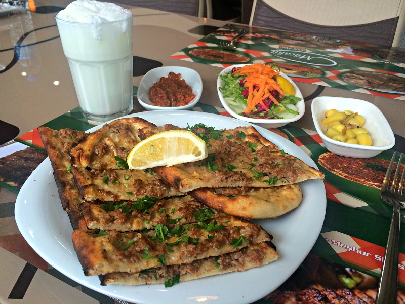 Sivas'ta Etli Ekmek Nerede Yenir? Mücahit