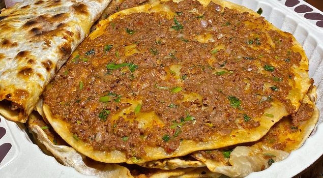 tavada ev yapımı lahmacunlar