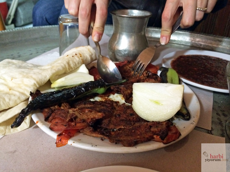 haci-hanifogullari-kebap-salonu-urfa