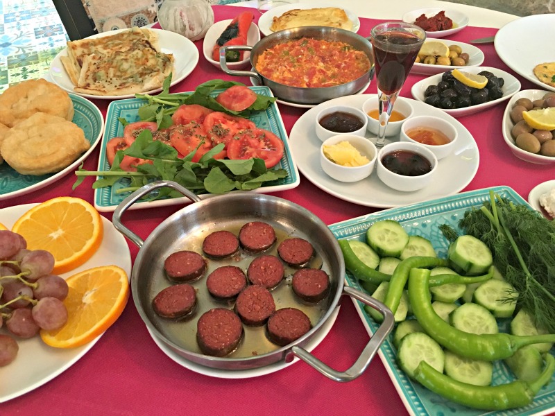 Cunda'da kahvaltı nerede edilir?