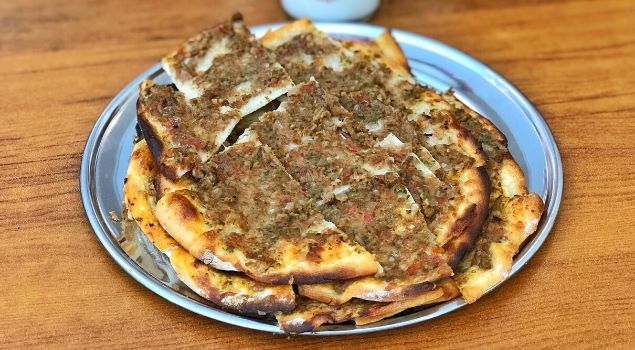 meşhur lahmacun salonu