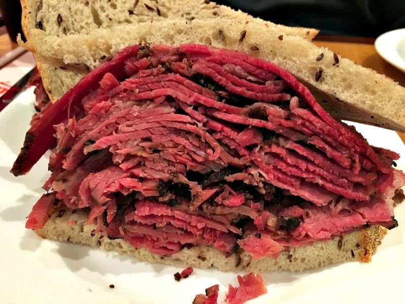 Midtown'da Pastrami Nerede Yenir? Carnegie Deli