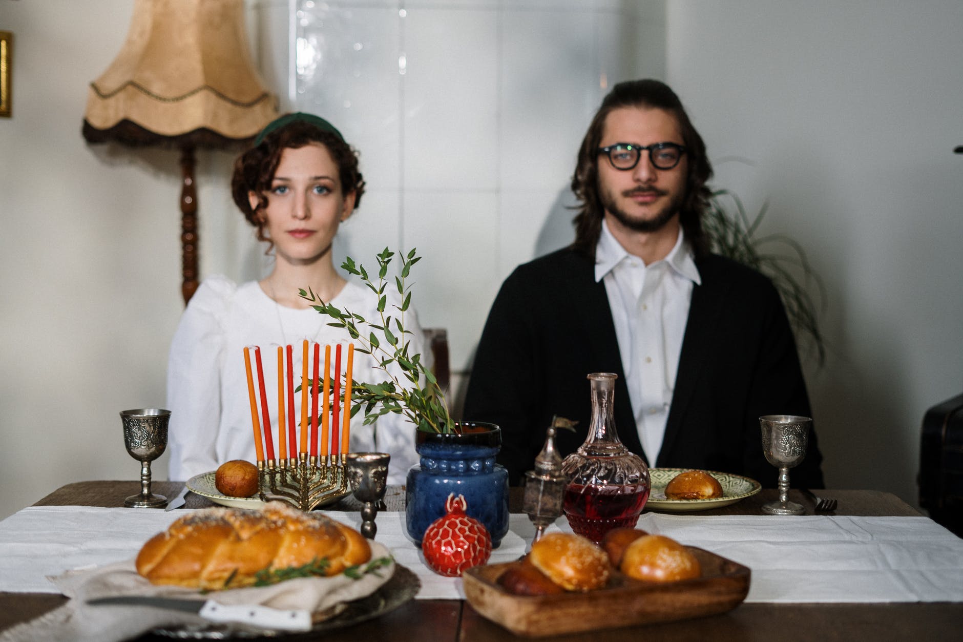 traditional jewish couple
