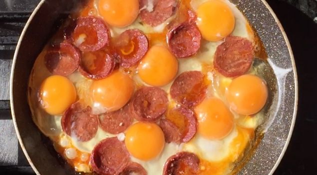 sucuklu yumurta nasıl yapılır